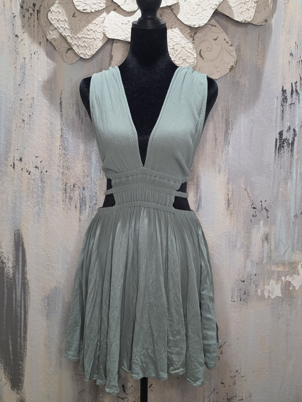 Windsor Mint Sage Plunging V Side Cutouts Mini Dress Small